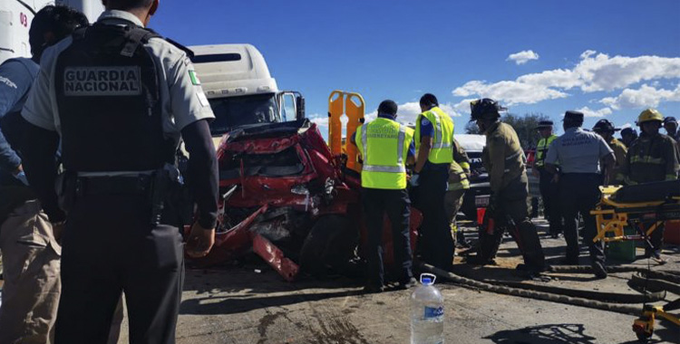 ACCIDENTE EN LA MÉXICO-PACHUCA DEJA UN MUERTO Y 10 HERIDOS