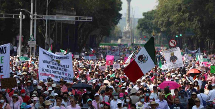 MILES EN DEFENSA DE LA DEMOCRACIA