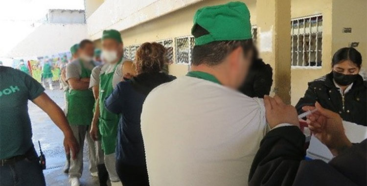 VACUNACIÓN EN CENTRO PENITENCIARIO DE ENSENADA