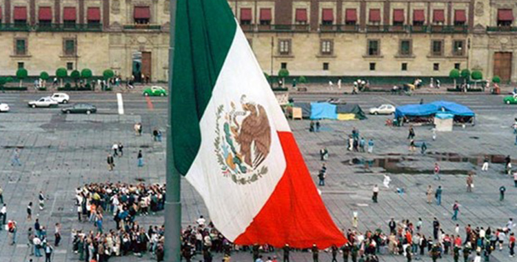 LA MAYORÍA ASOCIA LA BANDERA CON LA FIESTA MEXICANA