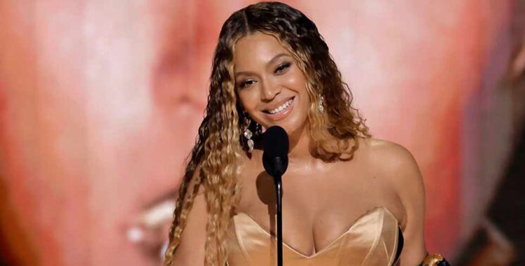 BEYONCÉ TRIUNFA EN LOS GRAMMY