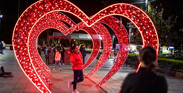 EL PARQUE JUÁREZ SE ILUMINA DE AMOR