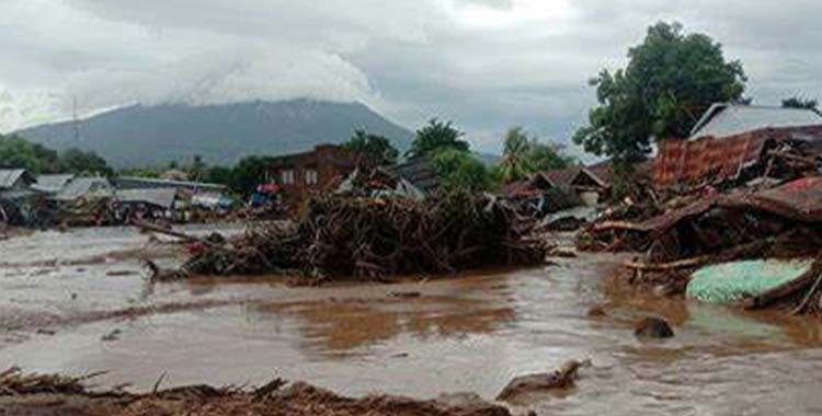 15 MUERTOS Y 50 DESAPARECIDOS EN INDONESIA