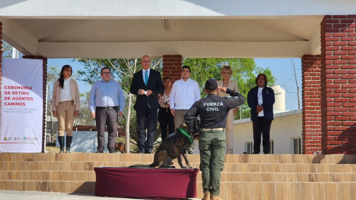 SE RETIRAN 8 AGENTES CANINOS DE FUERZA CIVIL