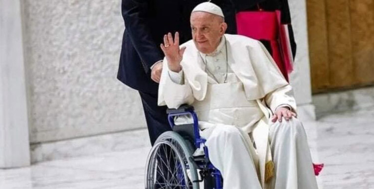 PAPA FRANCISCO INGRESA AL HOSPITAL