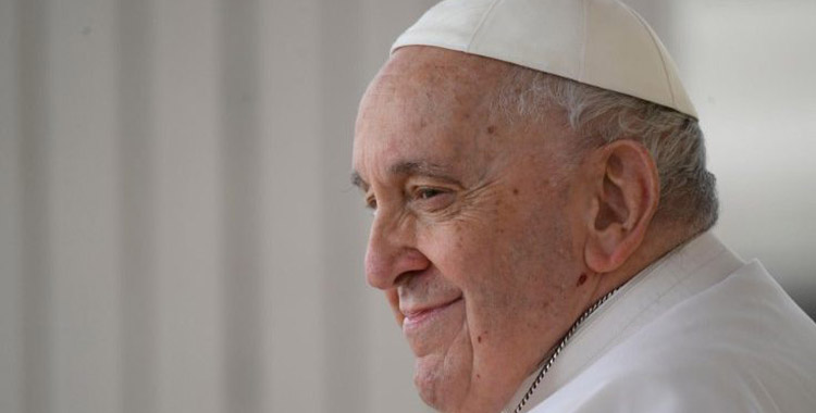 EL PAPA: SEAMOS DÓCILES A LA VOZ DEL PARÁCLITO Y SENSIBLES A SU PRESENCIA