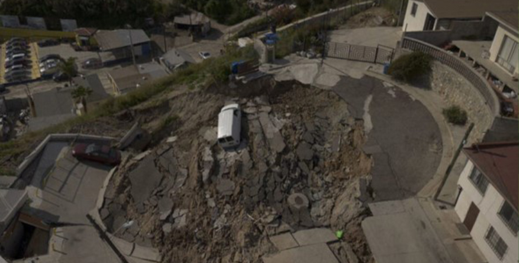 OTRO EDIFICIO DERRUMBADO EN FRACCIONAMIENTO DE TIJUANA