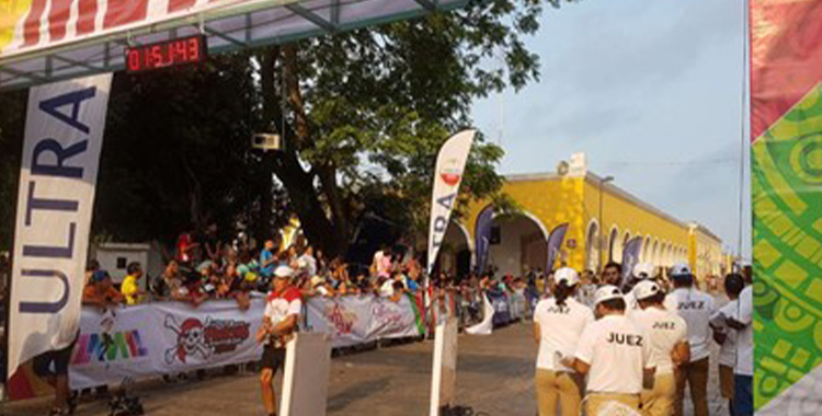 KENIANO GANA EL MEDIO MARATÓN DE IZAMAL