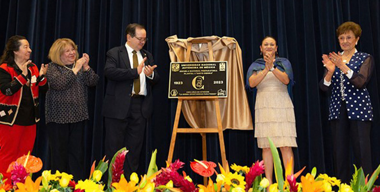 CONMEMORACIÓN POR EL CENTENARIO DE LA PREPA 3