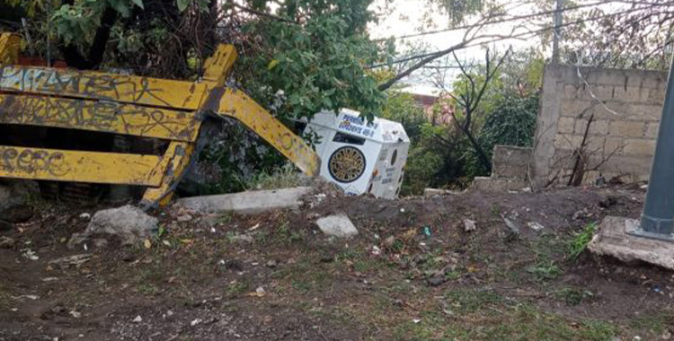 VUELCA CAMIONETA DE VALORES EN LA MÉXICO-TOLUCA