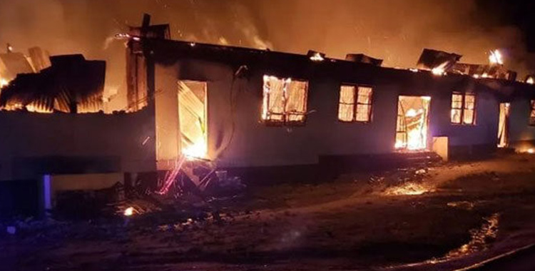 MUEREN 20 PERSONAS EN INCENDIO EN INTERNADO ESCOLAR DE GUYANA