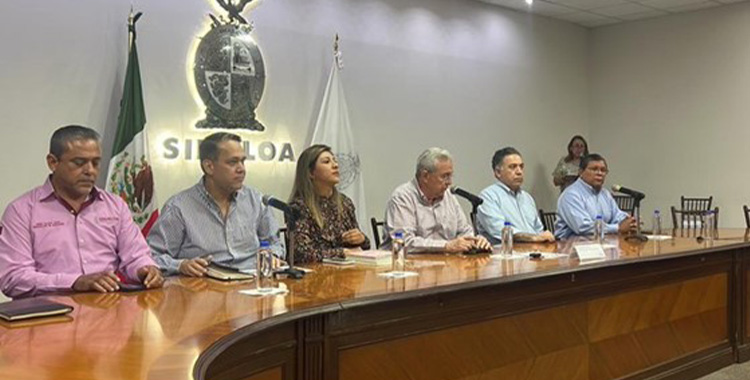 GOBERNADOR DE SINALOA PIDE A PRODUCTORES A LIBERAR AEROPUERTO