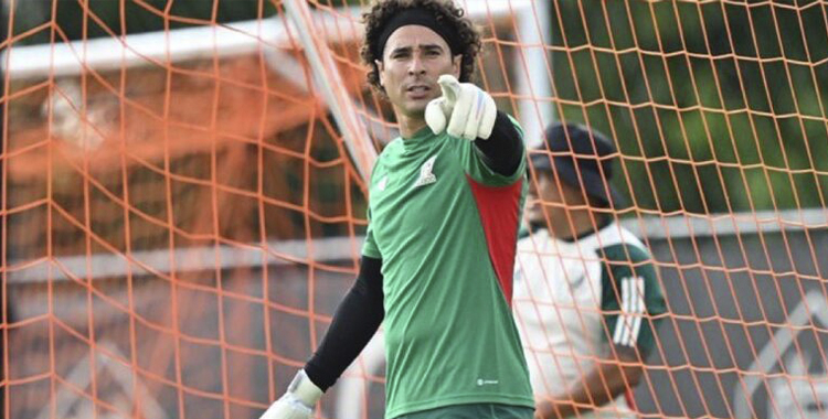 MEMO OCHOA SE APUNTA PARA SU SEXTO MUNDIAL