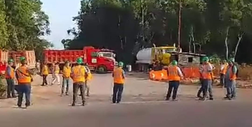 TRABAJADORES DEL TREN MAYA BLOQUEARON TRAMO 6