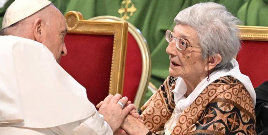 ANCIANOS Y JÓVENES CREZCAN JUNTOS PARA CONSTRUIR UNA SOCIEDAD FRATERNA: PAPA