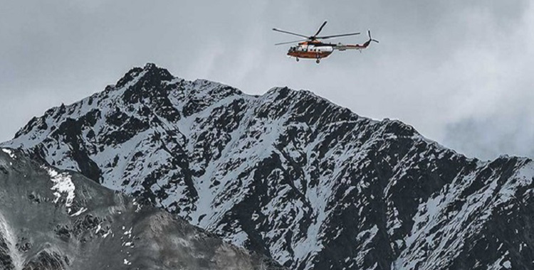 MUEREN 5 MEXICANOS AL ESTRELLARSE HELICÓPTERO EN EL EVEREST