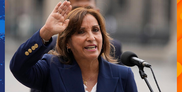 PRESIDENTA DE PERÚ ACUSADA DE PLAGIO 