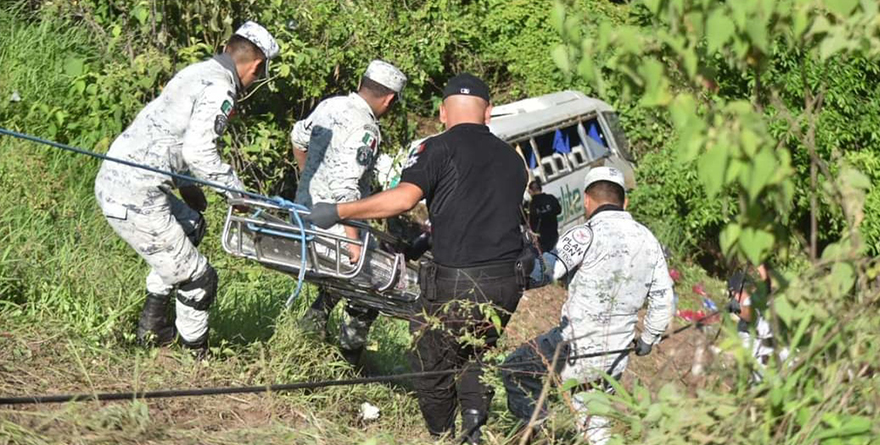 IBAN MIGRANTES EN CAMIÓN DESBARRANCADO EN NAYARIT