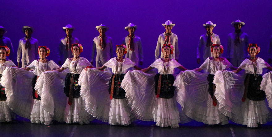  45 AÑOS DE LA ESCUELA NACIONAL DE DANZA FOLKLÓRICA