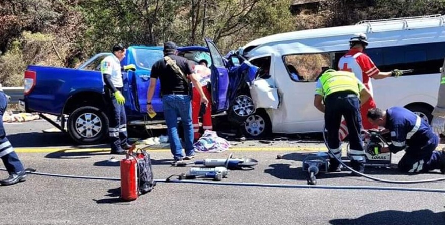 14 MUERTOS EN OAXACA POR ACCIDENTE CARRETERO