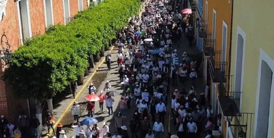 MARCHA CONTRA GOBIERNO DE LA MORENISTA LORENA CUÉLLAR EN TLAXCALA