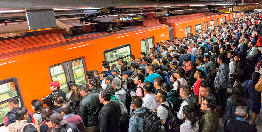 CAOS EN LÍNEA A DEL METRO