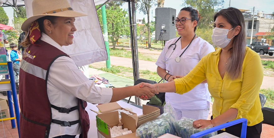 COMPROMETIDA MARÍA LUISA MENDOZA CON EL BIENESTAR DE ACULQUENSES