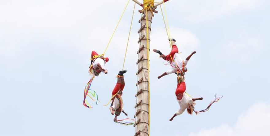 8° ENCUENTRO NACIONAL DE LA CEREMONIA RITUAL DE VOLADORES EN LOS PINOS