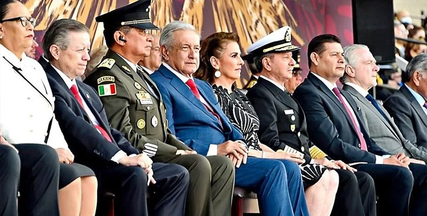 VETA AMLO A PODERES EN FESTEJOS PATRIOS