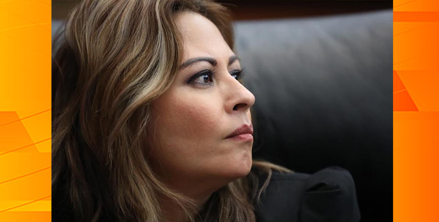 PIDE LUCY MEZA AL FISCAL URIEL CARMONA QUE RENUNCIE AL CARGO