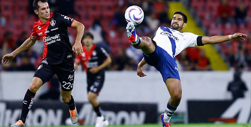 PUEBLA GANÓ A DOMICILIO AL ATLAS