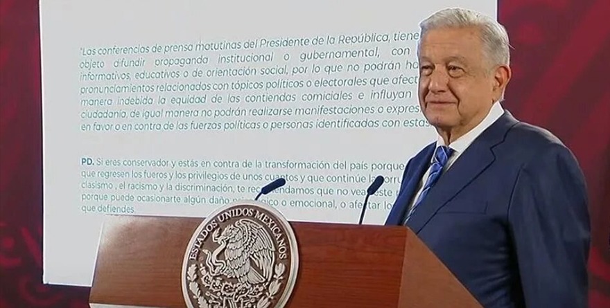 CUMPLE AMLO ORDEN DEL INE CON POSDATA DE ADVERTENCIA