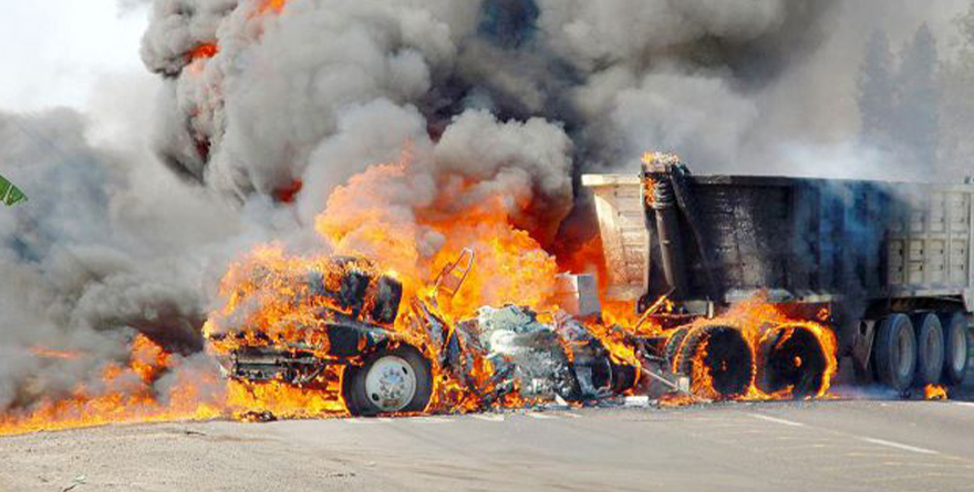 REPORTAN NARCOBLOQUEOS Y VEHÍCULOS INCENDIADOS EN LINARES Y MONTEMORELOS