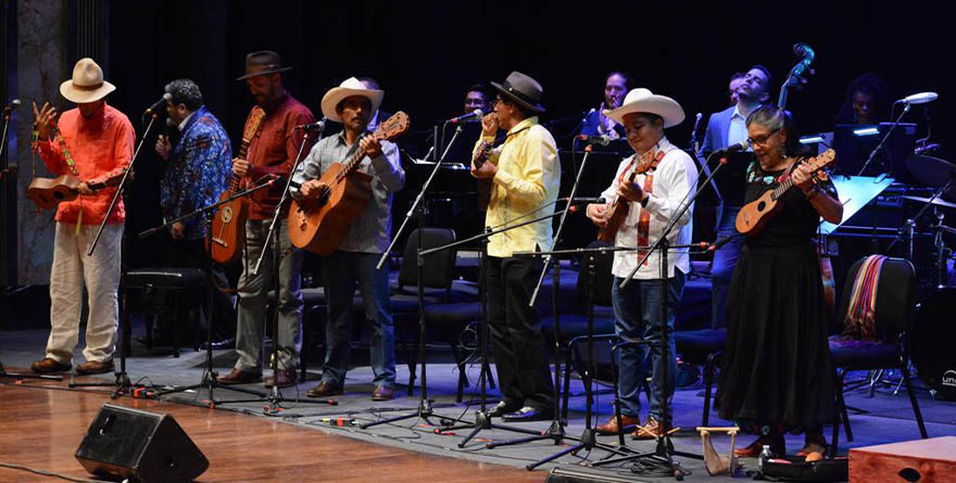 NOCHE DE JAZZ Y SON JAROCHO EN BELLAS ARTES