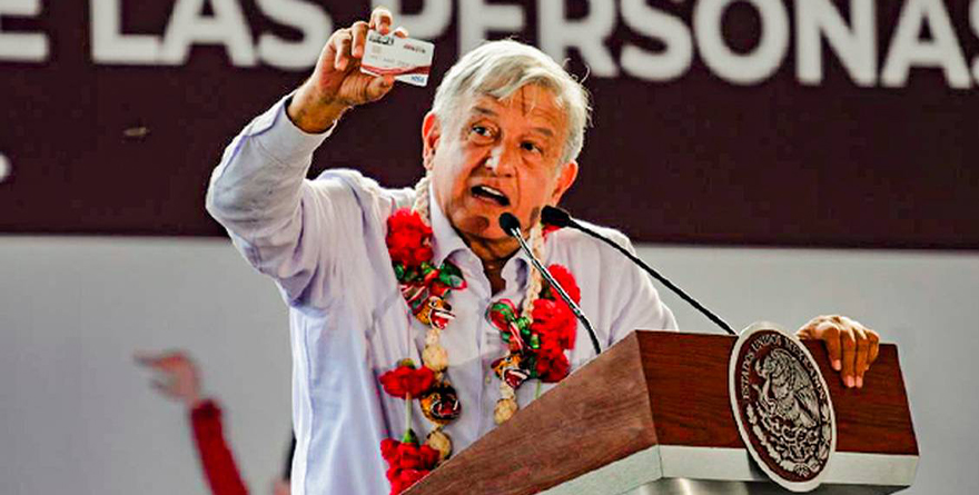 AGUARDAN A AMLO CON BLOQUEOS EN TLAPA, GUERRERO