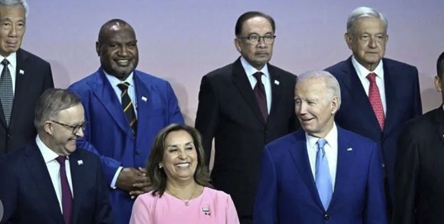 AMLO EN LA FOTO EN APEC