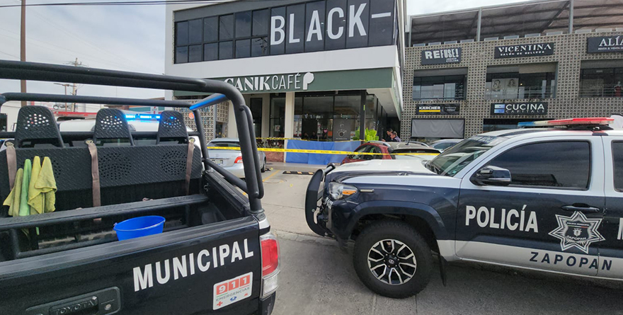 SICARIOS ASESINAN A POLICIAL EN UNA CAFETERÍA