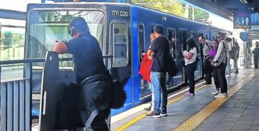 ESTACIÓN DEL TREN LIGERO EN COYOACÁN CERRADA 10 DÍAS