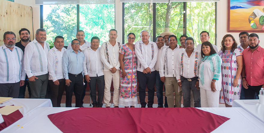 ARRANCA AMLO AEROPUERTO EN TULUM