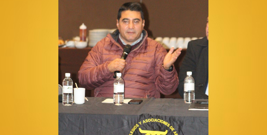 “TERRIBLE” MORALES Y LEYZAOLA SE REÚNEN CON MAESTROS Y ABOGADOS