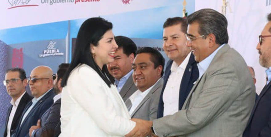 ¿POR QUÉ LLEVA A EVENTOS EL GOBERNADOR DE PUEBLA A ALEJANDRO ARMENTA?