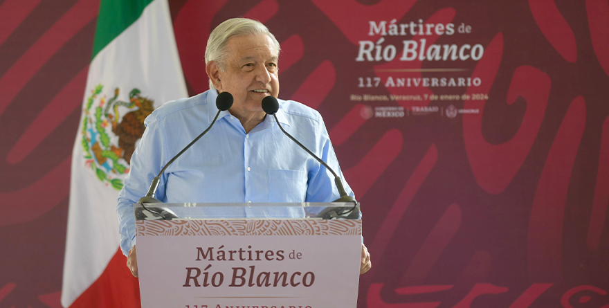 AMLO SE COMPROMETE A ENVIAR REFORMAS EN PENSIONES Y SALARIO MÍNIMO