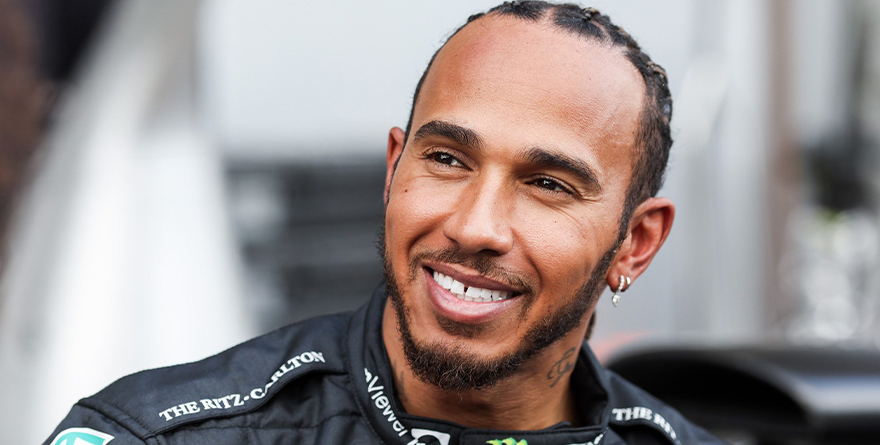 LEWIS HAMILTON CUMPLE SUEÑO DE NIÑO CON SU LLEGADA A FERRARI