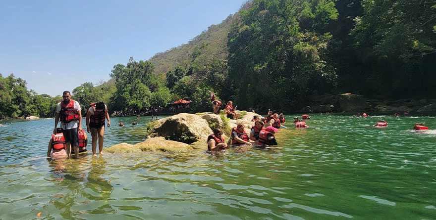 GOBIERNO Y AYUNTAMIENTOS SLP BRINDAN ATENCIÓN A TURISTAS