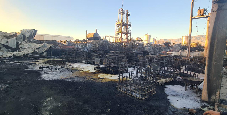 CUERPOS DE EMERGENCIA ATIENDEN INCENDIO EN LA ZONA INDUSTRIAL