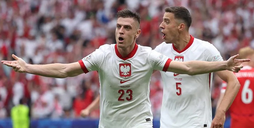 POLONIA CAE ANTE AUSTRIA