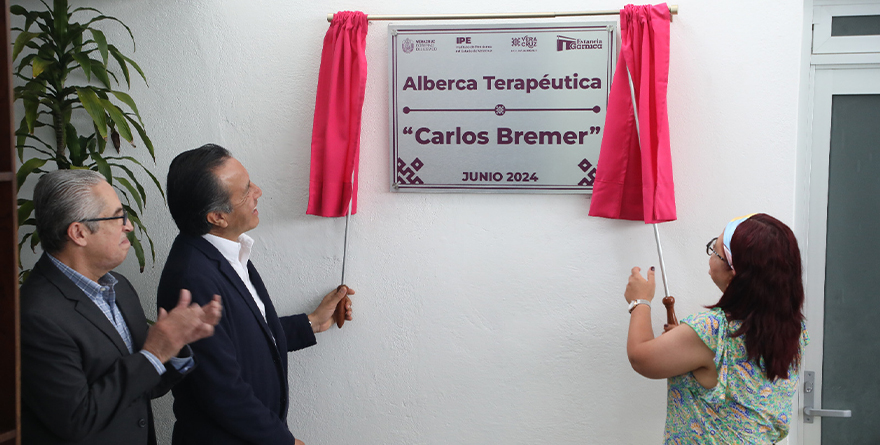 VERACRUZ RINDE HOMENAJE A CARLOS BREMER