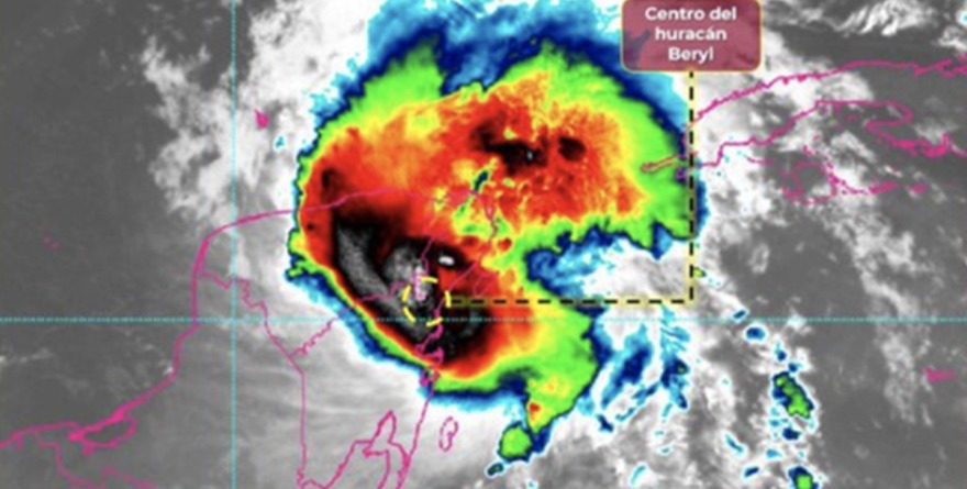 HURACÁN BERYL LLEGA A TULUM COMO CATEGORÍA 2