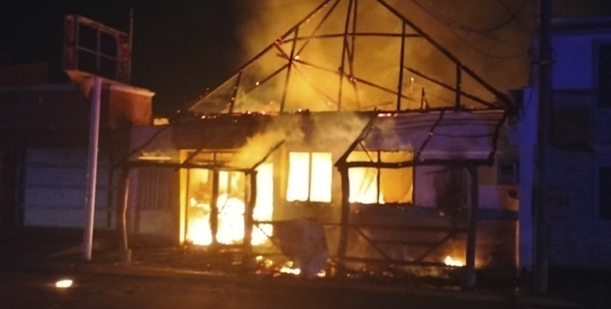 INCENDIAN DOS RESTAURANTES EN COATZACOALCOS