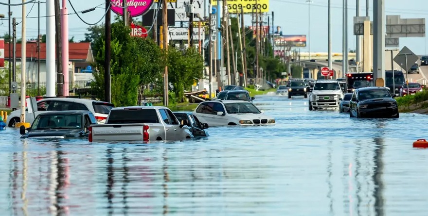  VAN 8 MUERTOS POR BERYL EN TEXAS